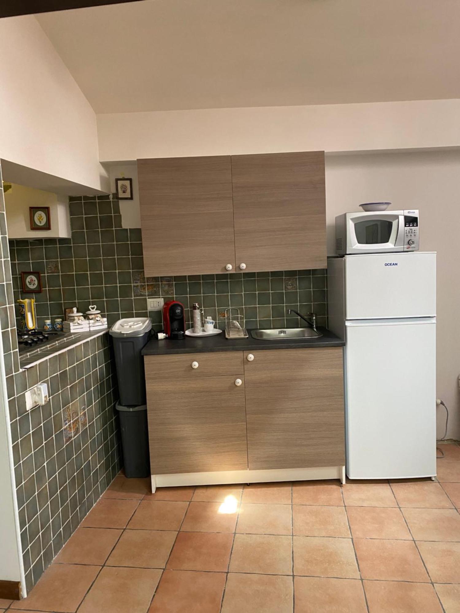 B&B Con Cucina La Ninfea กัลตาจีโรเน ภายนอก รูปภาพ